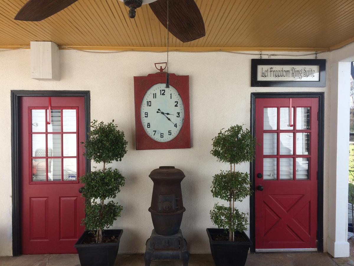 The Old Liberty Schoolhouse Bed & Breakfast Azle Bagian luar foto