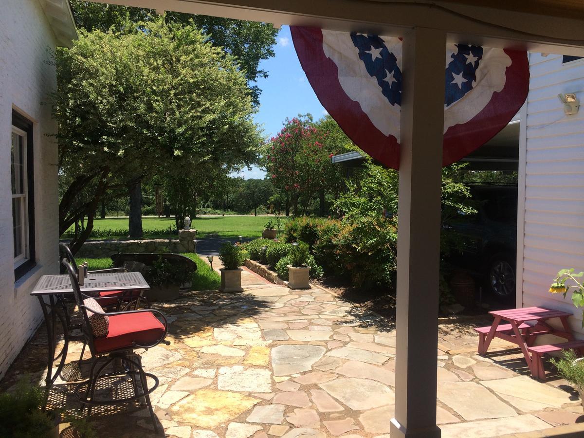 The Old Liberty Schoolhouse Bed & Breakfast Azle Bagian luar foto