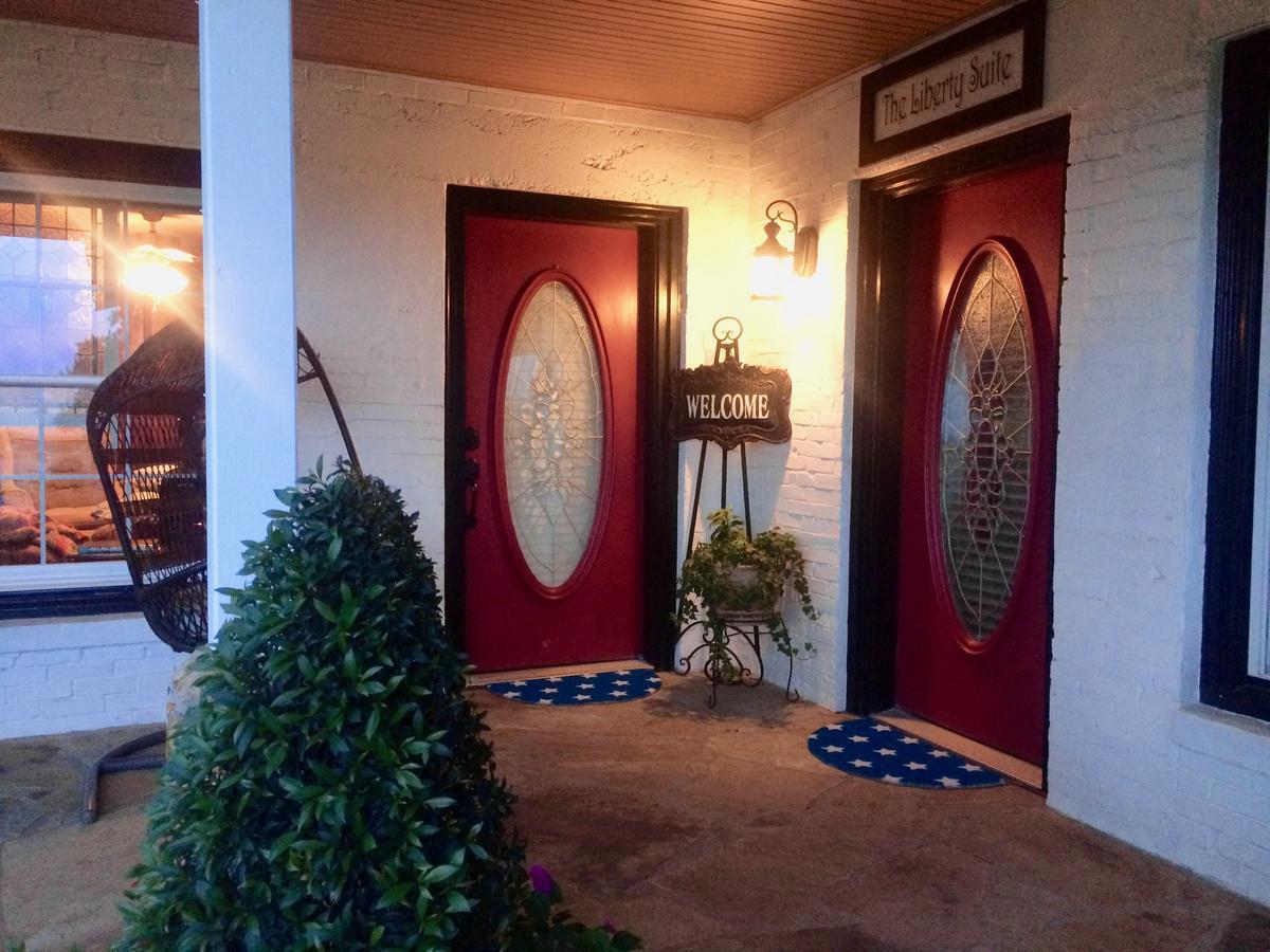 The Old Liberty Schoolhouse Bed & Breakfast Azle Bagian luar foto