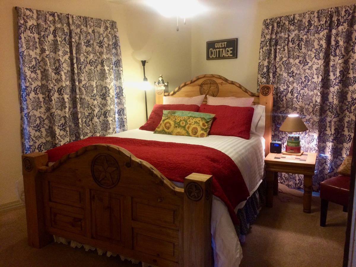 The Old Liberty Schoolhouse Bed & Breakfast Azle Bagian luar foto