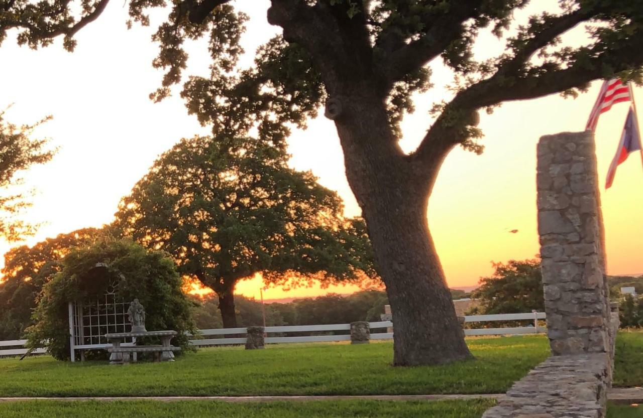 The Old Liberty Schoolhouse Bed & Breakfast Azle Bagian luar foto
