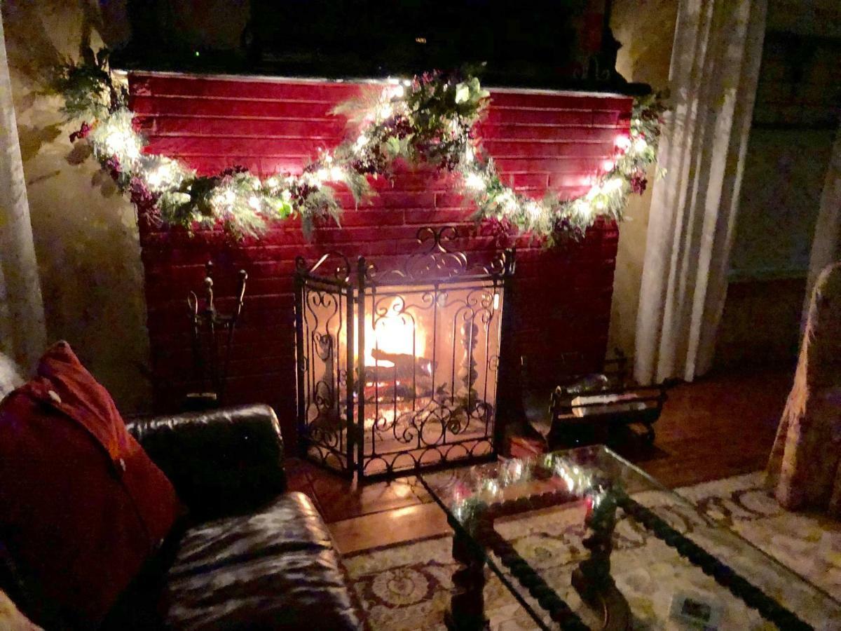 The Old Liberty Schoolhouse Bed & Breakfast Azle Bagian luar foto